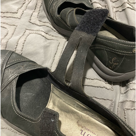 ARAVON (by new balance) Mary Jane shoes size 9 - Picture 5 of 7